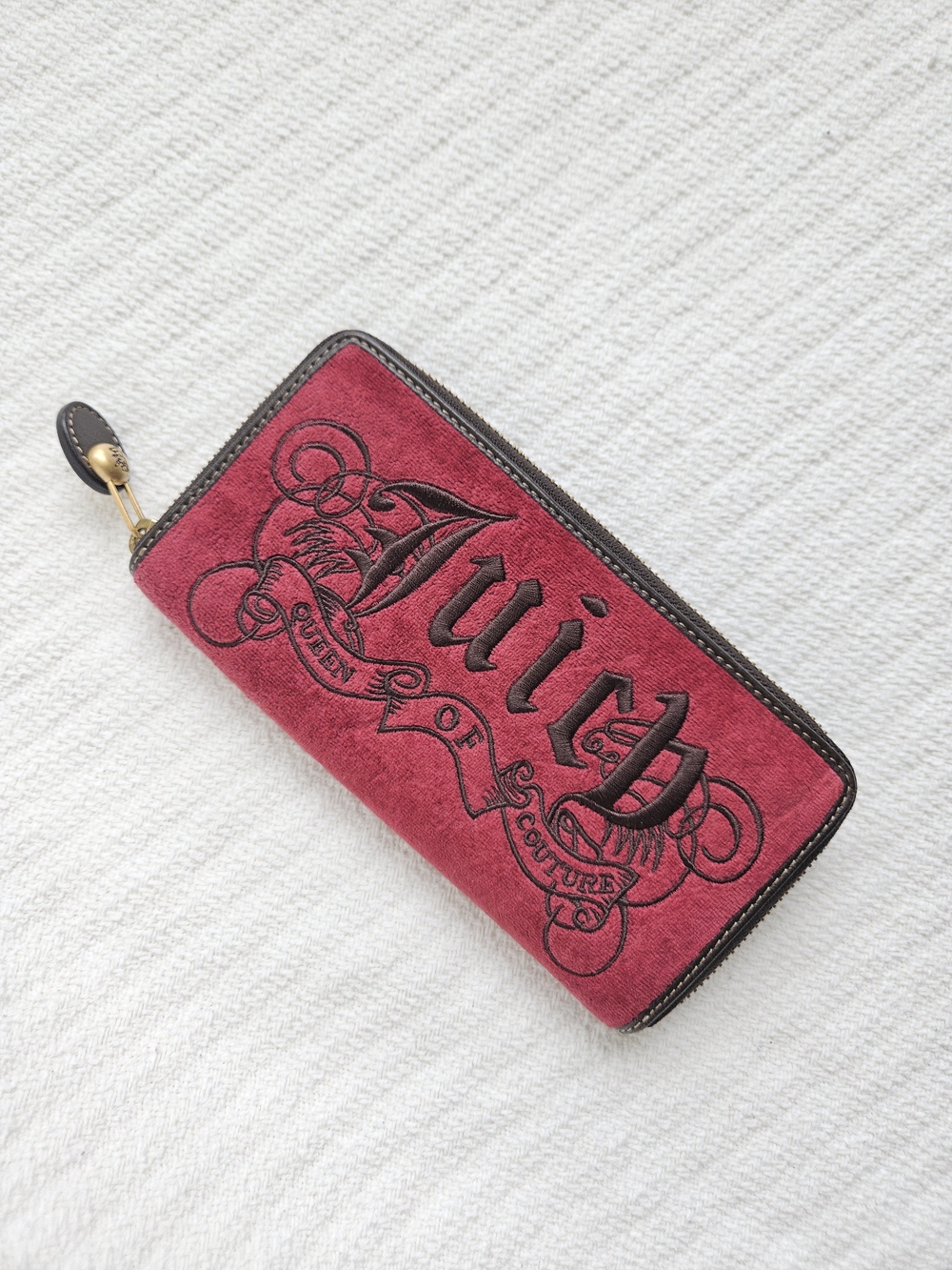 Y2K Juicy Couture Embroidered Pink Velour Zip Wallet Like New